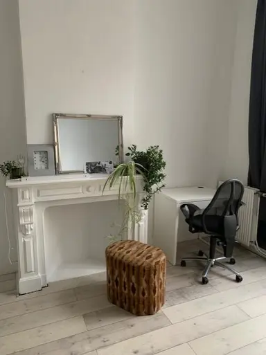 20m2 Chambre à louer pour 950€/mois à Valkenboslaan, The Hague