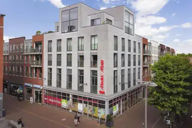 82m2 apartment to rent for 1495€/month in Julianastraat, Alphen aan den Rijn
