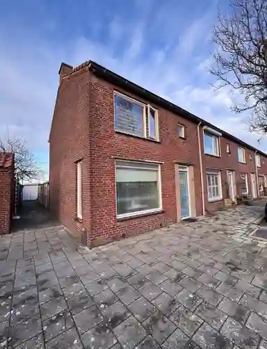 83m2 apartment to rent for 665€/month in Koningin Frederikastraat, Bergen op Zoom