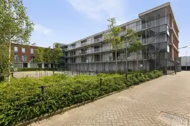98m2 apartment to rent for 2000€/month in Buys Ballotstraat 21, Hilversum