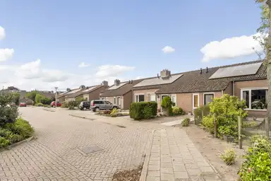 66m2 huis te huur voor 764.14€/maand in Kamille 16, Nieuwleusen