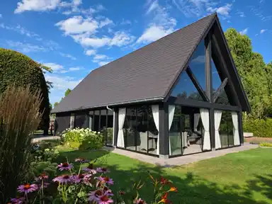 186m2 house to rent for 3650€/month in Woeziksestraat, Wijchen