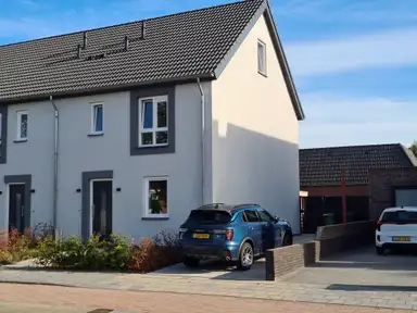 124m2 maison à louer pour 1395€/mois à Stationsweg 91c, Budel-Dorplein