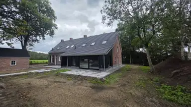 350m2 maison à louer pour 4250€/mois à Hoeksestraat 781-42, Schijf