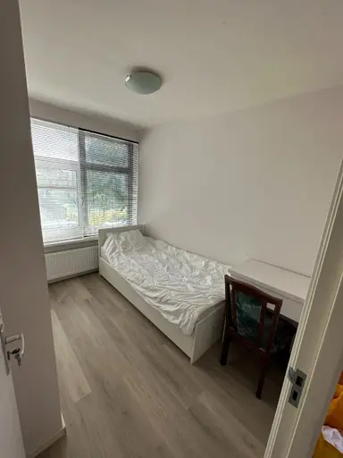 10m2 Chambre à louer pour 850€/mois à Tussenbeeksweg, IJmuiden
