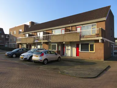 96m2 house to rent for 1228.07€/month in Tromsödreef 57, Rotterdam