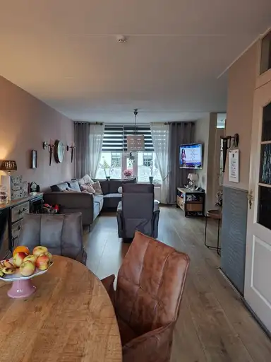 100m2 apartment to rent for 900€/month in Dorpsstraat, Assendelft
