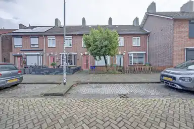 m2 Haus zur Miete für 932.93€/Monat in Olmstraat 94, Breda
