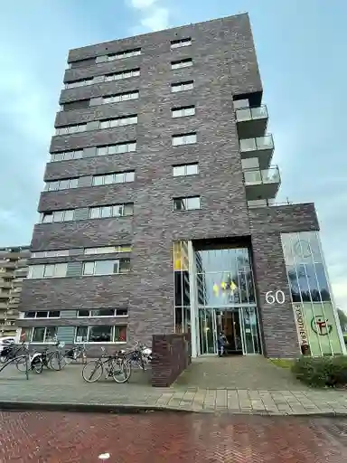 111m2 Appartement à louer pour 1325€/mois à Het Leunenberg 970, Enschede