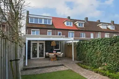 128m2 house to rent for 2295€/month in Viottastraat, Eindhoven
