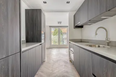 128m2 apartment to rent for 4000€/month in Amazonenstraat, Amsterdam