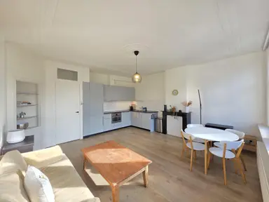 116m2 apartment to rent for 2495€/month in Samuel Mullerplein, Rotterdam