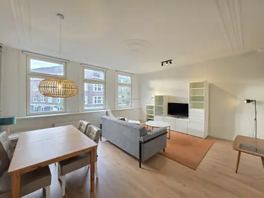 120m2 apartment to rent for 2995€/month in Samuel Mullerplein, Rotterdam