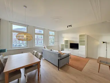 120m2 apartment to rent for 2995€/month in Samuel Mullerplein, Rotterdam