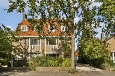 171m2 huis te huur voor 4750€/maand in Alberdingk Thijmlaan 48, Heemstede