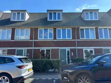 145m2 maison à louer pour 2950€/mois à Waterhoen 5, Uithoorn