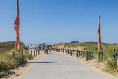 147m2 flat to rent for 3250€/month in Noordzeestraat 21, Noordwijk