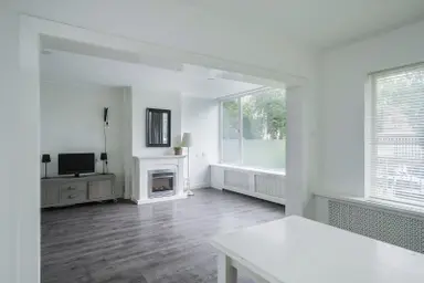 73m2 Appartement à louer pour 2050€/mois à Neuweg, Hilversum