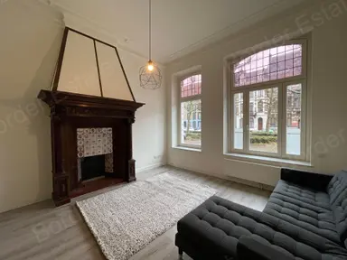 60m2 studio à louer pour 1500€/mois à Wilhelminasingel, Maastricht