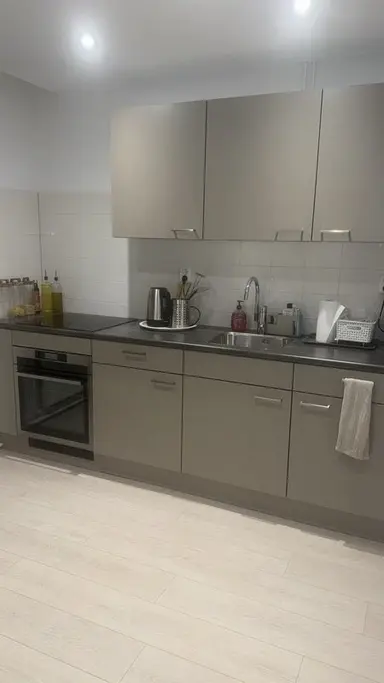 79m2 Wohnung zur Miete für 968€/Monat in Koninginnelaan, Vlaardingen