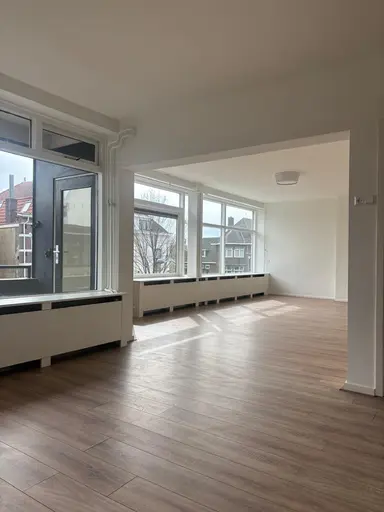 95m2 apartment to rent for 2300€/month in Stationsweg 10, Leiden