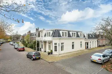 192m2 house to rent for 1975€/month in Emmakade, Leeuwarden