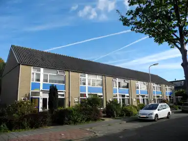 m2 house to rent for 764.14€/month in Robijnstraat 33, Alphen aan den Rijn