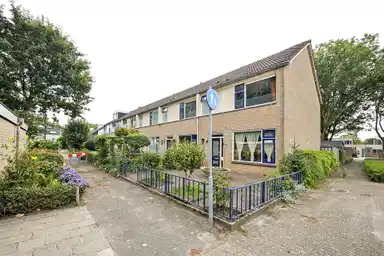 90m2 house to rent for 932.93€/month in Rijvoortshoef 25, Raamsdonksveer