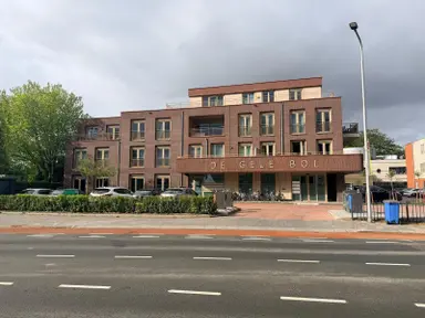 50m2 Appartement à louer pour 1465€/mois à Laan van Rijckevorsel, Lisse
