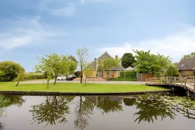 175m2 house to rent for 4900€/month in Dorpsstraat 1, Watergang