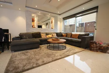 160m2 maison à louer pour 2950€/mois à Elandenburg 17, Barendrecht
