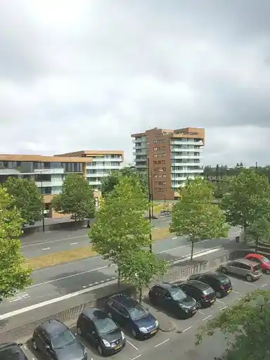 98m2 Appartamento in affitto per 2500€/mese a Bijlmerdreef, Amsterdam