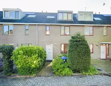 141m2 house to rent for 3250€/month in Chirurgijn, Amstelveen