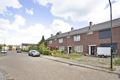 62m2 house to rent for 764.14€/month in Rietstraat 23, Raamsdonksveer