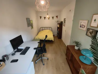 135m2 house to rent for 814€/month in Dreves Uitterdijkstraat, The Hague