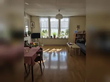 90m2 apartment to rent for 600€/month in Willem Passtoorsstraat, Amsterdam