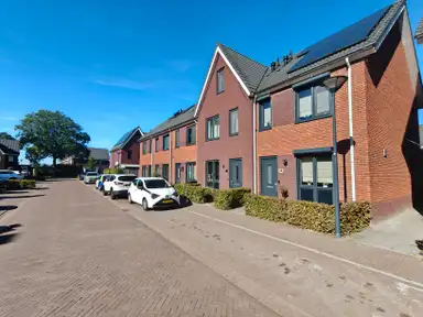 100m2 Haus zur Miete für 2355€/Monat in Koningstraat, Valkenswaard
