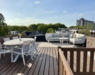 126m2 flat to rent for 2725€/month in Beatrijsstraat, Rotterdam