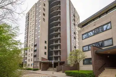 131m2 apartment to rent for 3400€/month in Wimbledonpark 199, Amstelveen