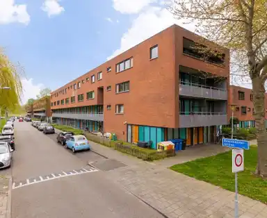 77m2 Appartement à louer pour 955€/mois à Beeldsnijderstraat, Zwolle