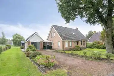 149m2 house to rent for 2000€/month in Roomsterweg 8-I, Leek