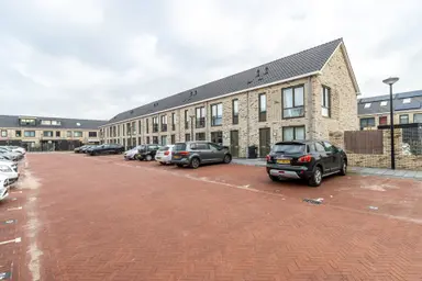 127m2 house to rent for 2300€/month in Cornelia de Langeweg 55, The Hague