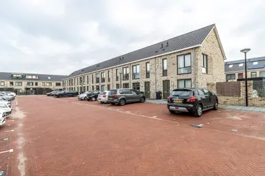 127m2 huis te huur voor 2325€/maand in Cornelia de Langeweg 55, The Hague