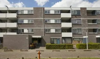 110m2 apartment to rent for 1355€/month in Renkumhof 14, Amsterdam