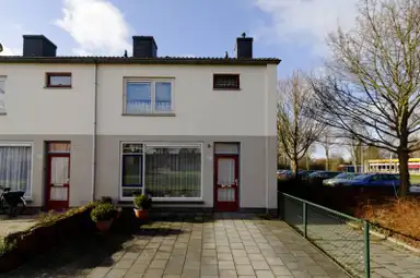 m2 maison à louer pour 704.17€/mois à Vincent Lübeckstraat 87, Zwolle