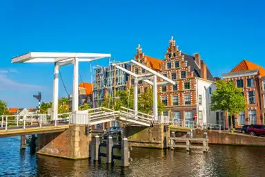 100m2 apartment to rent for 4000€/month in Jansstraat, Haarlem