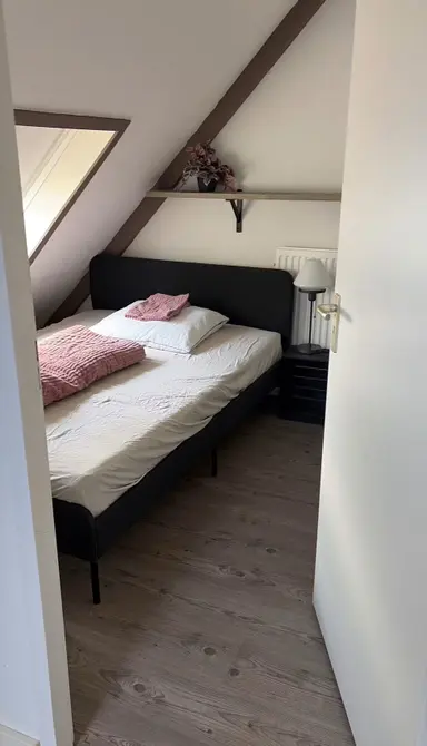 85m2 Chambre à louer pour 700€/mois à Hunze, Rotterdam