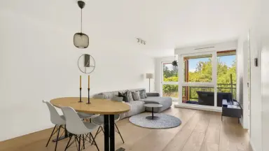 124m2 flat to rent for 2300€/month in Leeuwendalersweg, Amsterdam