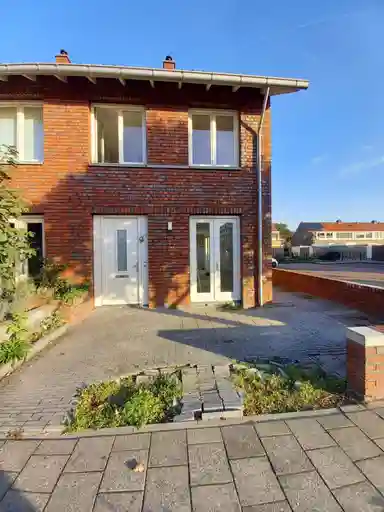 92μ² μονοκατοικία προς ενοικίαση για 1228.07€/μήνα σε Florastraat 29, Naaldwijk