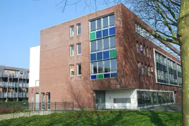 130m2 apartment to rent for 2885€/month in Loudonstraat 86, The Hague